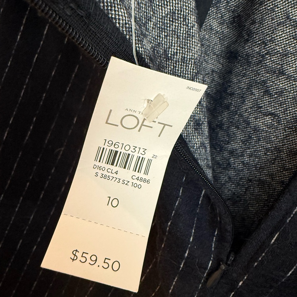 Brand New! Ann Taylor Loft Navy and Gray Pinstripe Pencil Skirt. - Picture 5 of 5